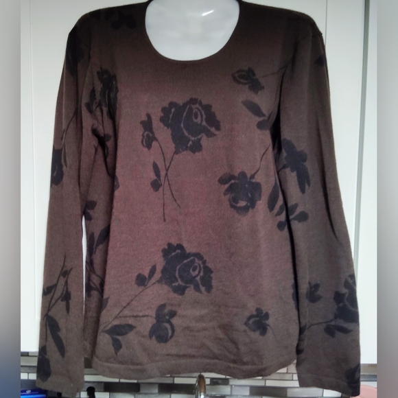 Sweaters - Vintage Jones New York 100% merino wool sweater